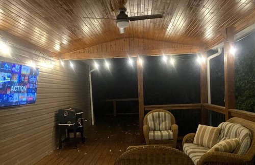 Northside Casa | Entire house downtown/Sleeps 16