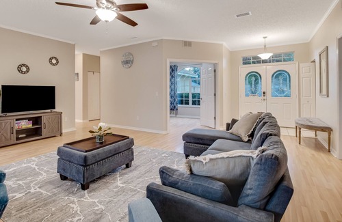 Indian Trails Casa | Entire house,heated pool,KING bed,Flagler beach