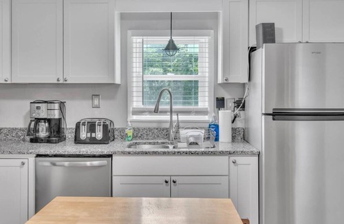 Afton Casa | Entire house in Afton, VA. The Road House at Stumble Creek - 2 bedroom