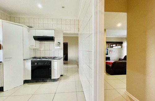 Beacon Bay Casa | Entire House in Beacon Bay - Golden Location