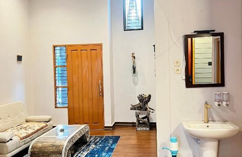 Serpong Casa | Entire house in BSD with a jacuzzi