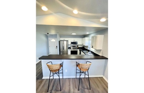 Lake Mary Casa | Entire House - King Bed Suite & Golf Course View