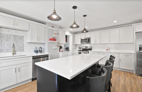 Califon Casa | Entire House on the River