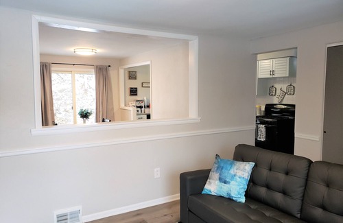 Baldwin Casa | Entire House Quiet Neighborhood Pittsburgh