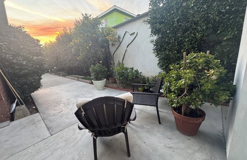 Sawtelle Casa | Entire house with WiFi, AC in enchanting Santa Monica free parking