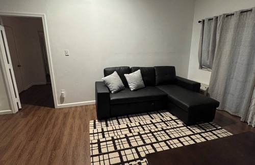 Sawtelle Casa | Entire house with WiFi, AC in enchanting Santa Monica free parking