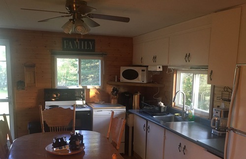 Torrington Casa | Entire Lakefront Family Cottage on Pine Lake