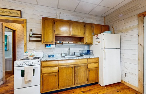 Augusta Cabina | Entire lakefront home on Togus Pond with decks, canoe, firepit & great view