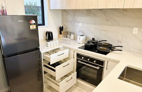 Auckland Casa | Entire Luxury Cosy Townhouse with Master Bedrooms,10 min to Airport/Sylvia Park