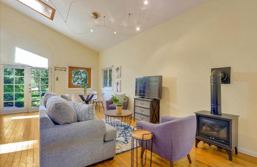 Redwood City Apartamento | Entire Mountain Cottage Home - Restaurants Amazing Hiking & Biking Trails