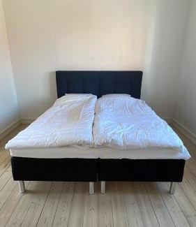 Slagelse Apartamento | Entire multi-room apartment in patrician villa