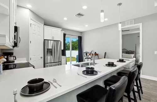 Bonita Springs Casa | Entire New Home w/1 King, 3 Queen beds and Fenced backyard