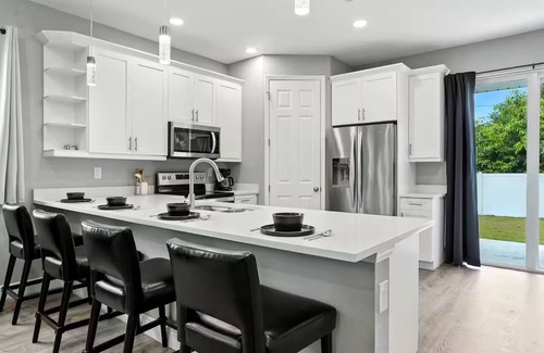 Bonita Springs Casa | Entire New Home w/1 King, 3 Queen beds and Fenced backyard