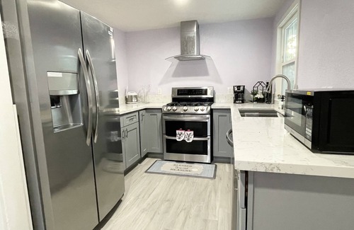 Westmont Casa | Entire Newly Renovated House in North Pomona