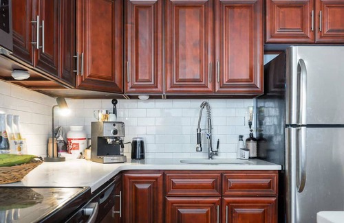 Williamsbridge Casa | Entire Picturesque Duplex Home in NYC, Bronx