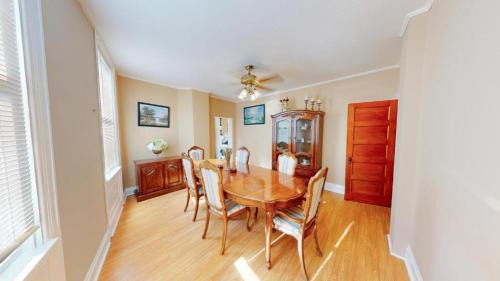 Lawrenceville Casa | ENTIRE Pittsburgh Home Close To Events - Kid Friendly - Designated Dog & Cat Areas - Private Patio - Free Parking - Fireplace