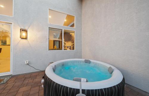 Bostonia Casa | Entire Private 3BR - 2Bth w Yard, Parking, King Bed, Hot Tub