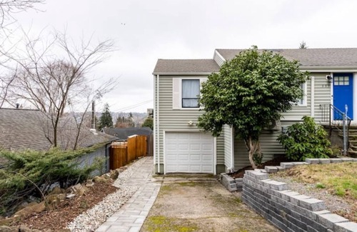 Renton Casa | Entire Private Basement unit near Seattle/Renton