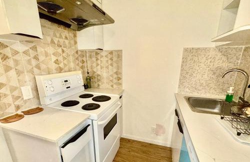 Maple Ridge Apartamento | Entire Private Guest Suite, 2 parking spaces