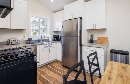 Edgemar - Pacific Manor Apartamento | Entire Private Townhome near SF, world-class golf, hiking and bike trails