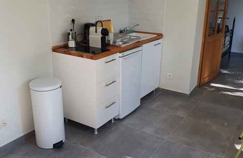 Mouvaux Apartamento | Entire property: quiet apartment in former cookie factory with garden