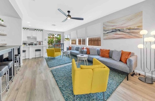 West Sacramento Casa | Entire Randolph Home · Sun-filled & Stylish | Mins to Downtown | Parking