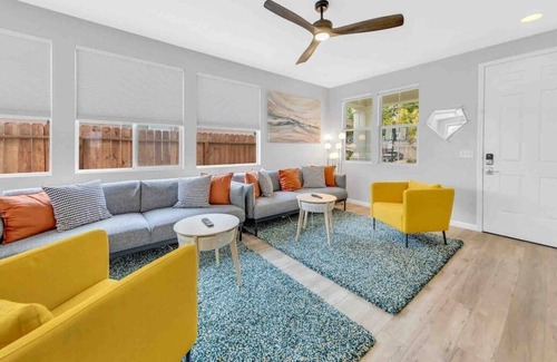 West Sacramento Casa | Entire Randolph Home · Sun-filled & Stylish | Mins to Downtown | Parking