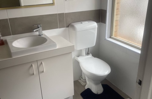Somerville Casa | Entire Residential 6/2 bedroom, 2 storey house with swimming pool