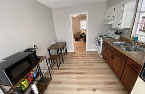 Maryville Casa | Entire residential home-walking distance to NWMSU