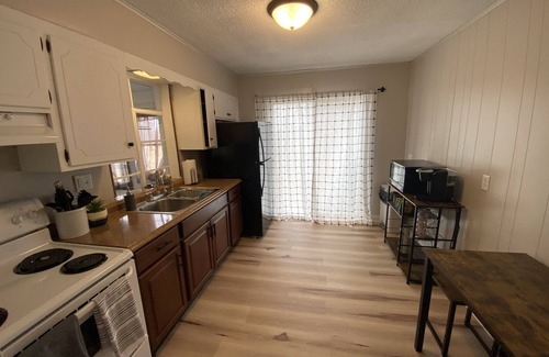 Maryville Casa | Entire residential home-walking distance to NWMSU