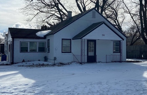 Maryville Casa | Entire residential home-walking distance to NWMSU