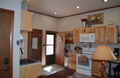 Dubois Cabina | Entire rustic cabin on Union Pass hosted by Tanya