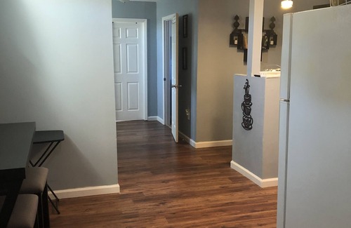 Albany Apartamento | Entire Space, 2 private bath! 2bdrm-Apt in guest barn complex. Private entry!