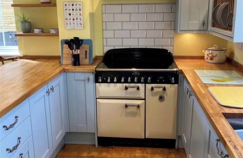 Taunton Casa | Entire spacious country home in beautiful Staple Fitzpaine