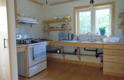 Tay Valley Casa | spacious artisan home/64 pastoral acres/1 hr west of Ottawa