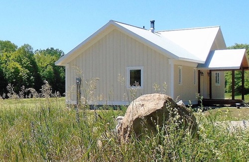 Tay Valley Casa | spacious artisan home/64 pastoral acres/1 hr west of Ottawa