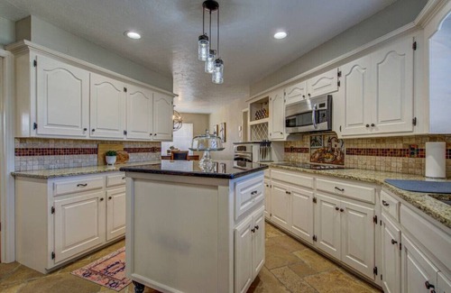 Norman Casa | Entire Spacious, Cozy home with backyard retreat