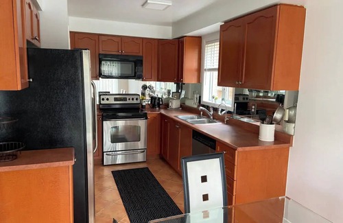 Churchill Meadows Casa | Entire spacious home in Mississauga!