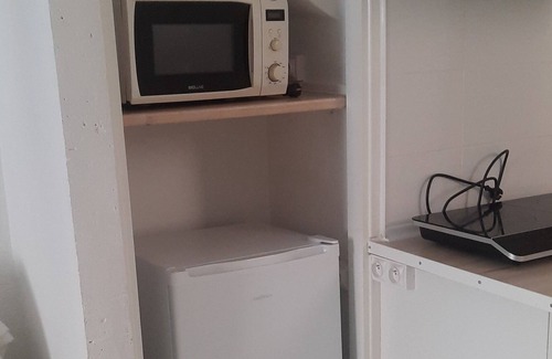 Cazouls-les-Beziers Apartamento | Entire studio rental