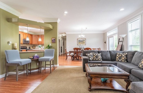 Blaine Casa | Entire three bedroom rambler. Sleeps 8 in four separate rooms. 5 private acres.