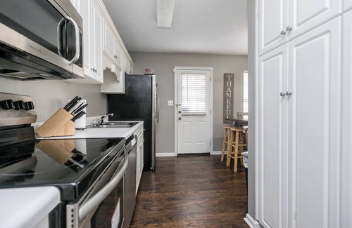 National Hills Casa | Entire Town Home on Quiet Block