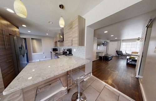 Downtown Wilmington Casa | Entire two-unit four-story townhouse, for multi-family vacations; free parking