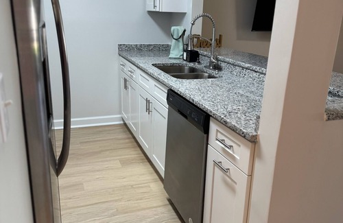 Columbia Condominio | Entire unit - Pet Friendly - Safe, Gated Community - Close to Downtown Columbia