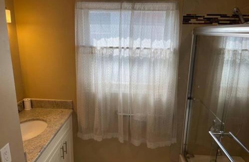 El Monte Apartamento | Entire Urban House Getaway Newly Remodeled