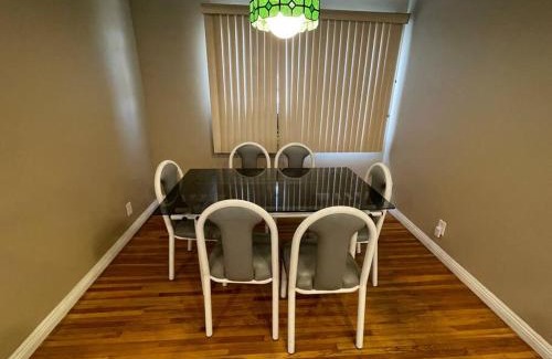 El Monte Apartamento | Entire Urban House Getaway Newly Remodeled