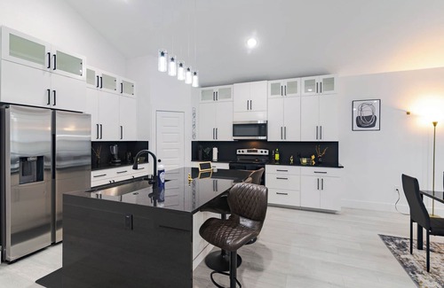 Dallas Casa | Entire Vacation House in Dallas that serves almost all your needs.
