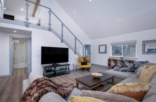 Alta Casa | Entire Villa in Sierra Mountains