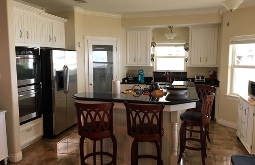 San Leon Casa | Entire Waterfront Home with 110Ft lighted private Fishing Pier on Galveston Bay!