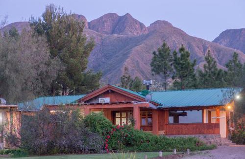 Cacheuta Chalet De Esquí | Entre montañas y rio, Cacheuta
