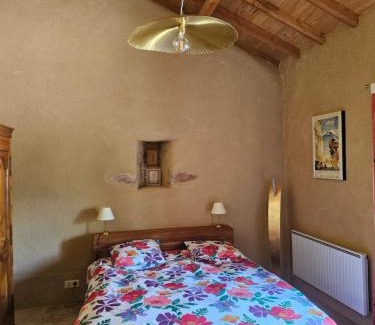 Cajarc Cama Y Desayuno | Entre Pierres et Légendes